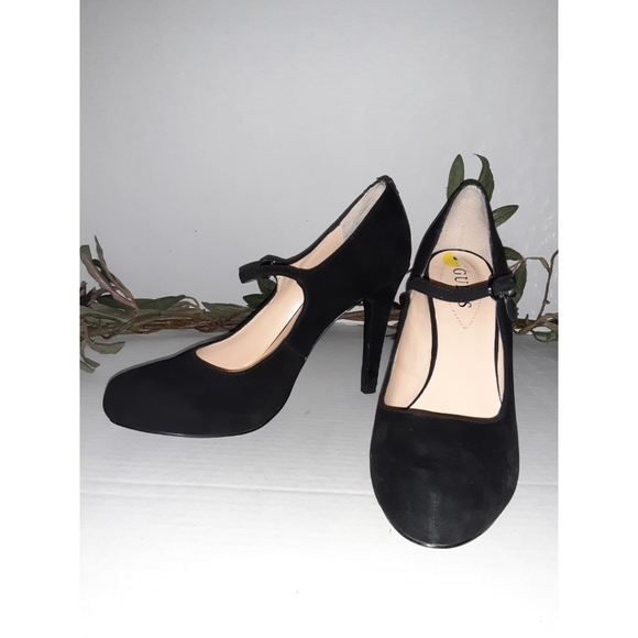 Guess Roses Black Suede Mary Jane Heels - Picture 2 of 16